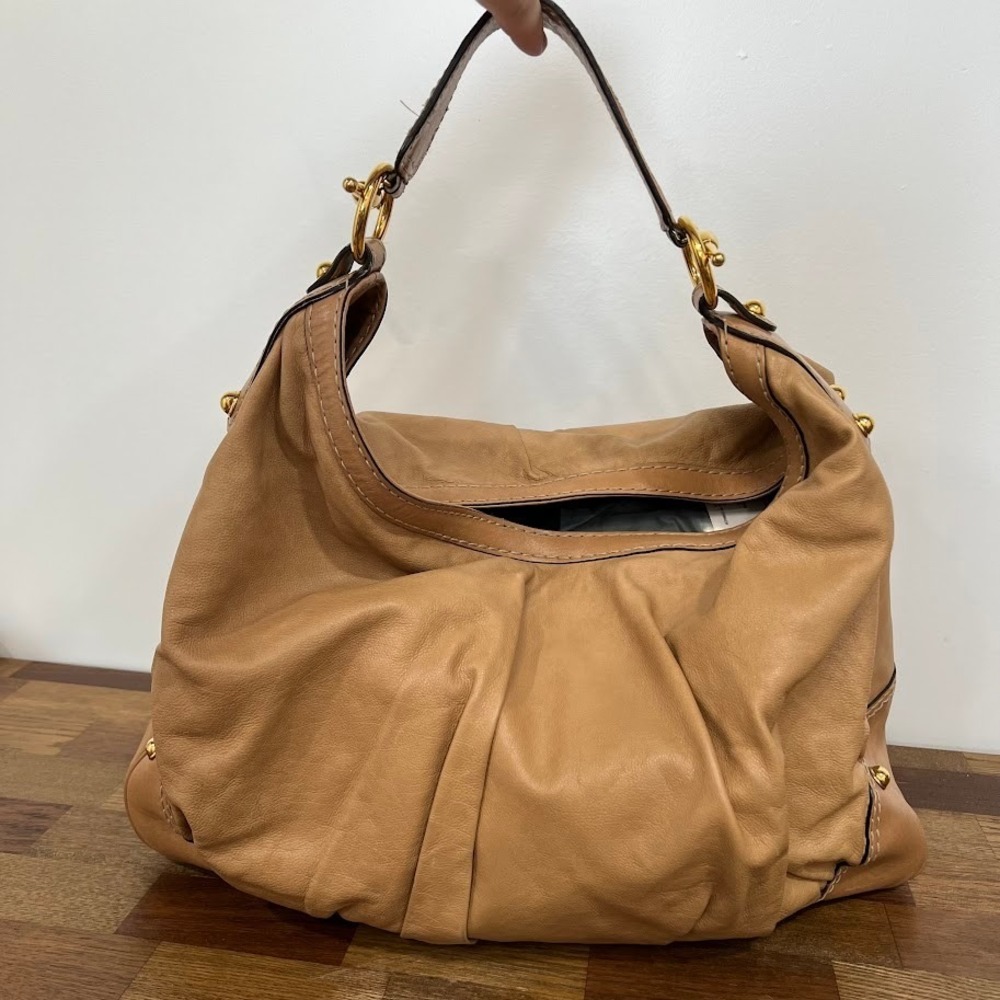 Gucci Jockey Hobo Bag Tan Pebbled Leather Gold Hardware Pleated Shoulder Bag